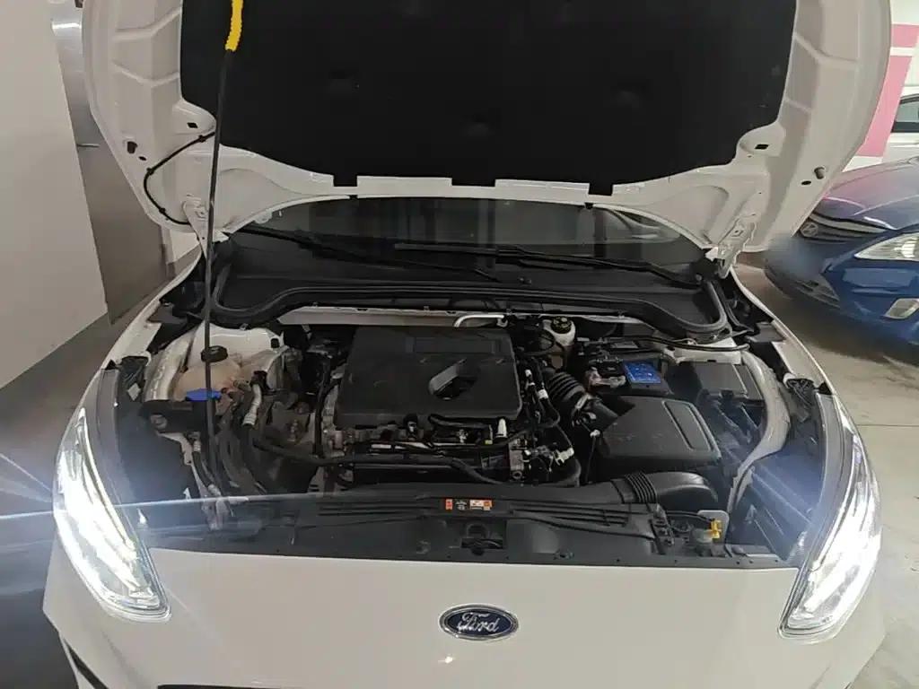 Ford Focus 2021 Hatchback EcoBoost 180 Automatic Trend Edition — миниатюра 20