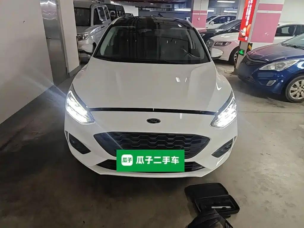 Ford Focus 2021 Hatchback EcoBoost 180 Automatic Trend Edition — миниатюра 3
