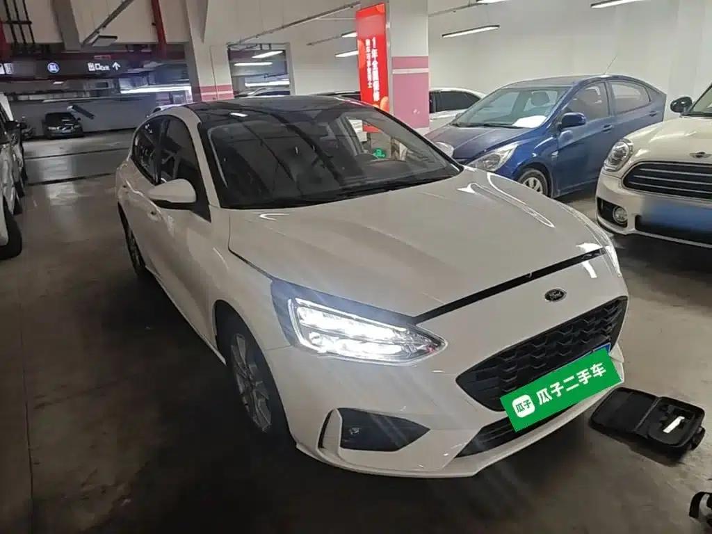 Ford Focus 2021 Hatchback EcoBoost 180 Automatic Trend Edition — миниатюра 4