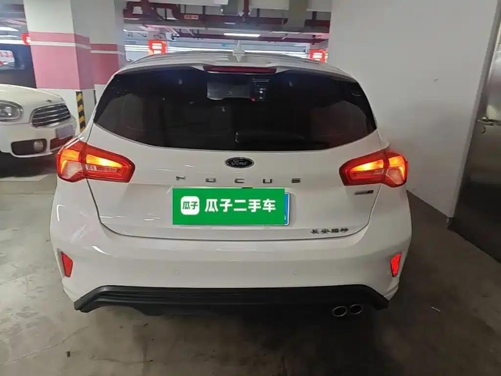 Ford Focus 2021 Hatchback EcoBoost 180 Automatic Trend Edition — миниатюра 6