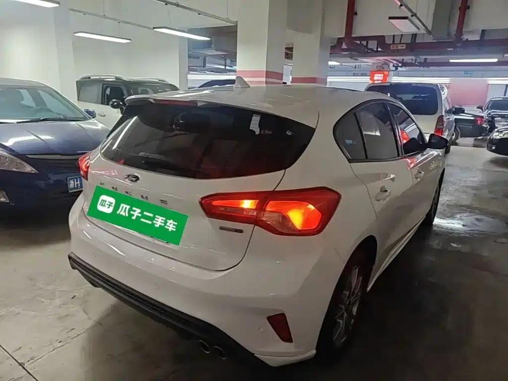 Ford Focus 2021 Hatchback EcoBoost 180 Automatic Trend Edition — миниатюра 7