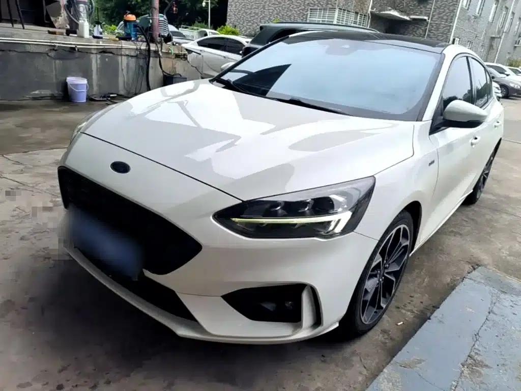2021 Ford Focus Sedan EcoBoost 180 Automatic ST Line — миниатюра 1