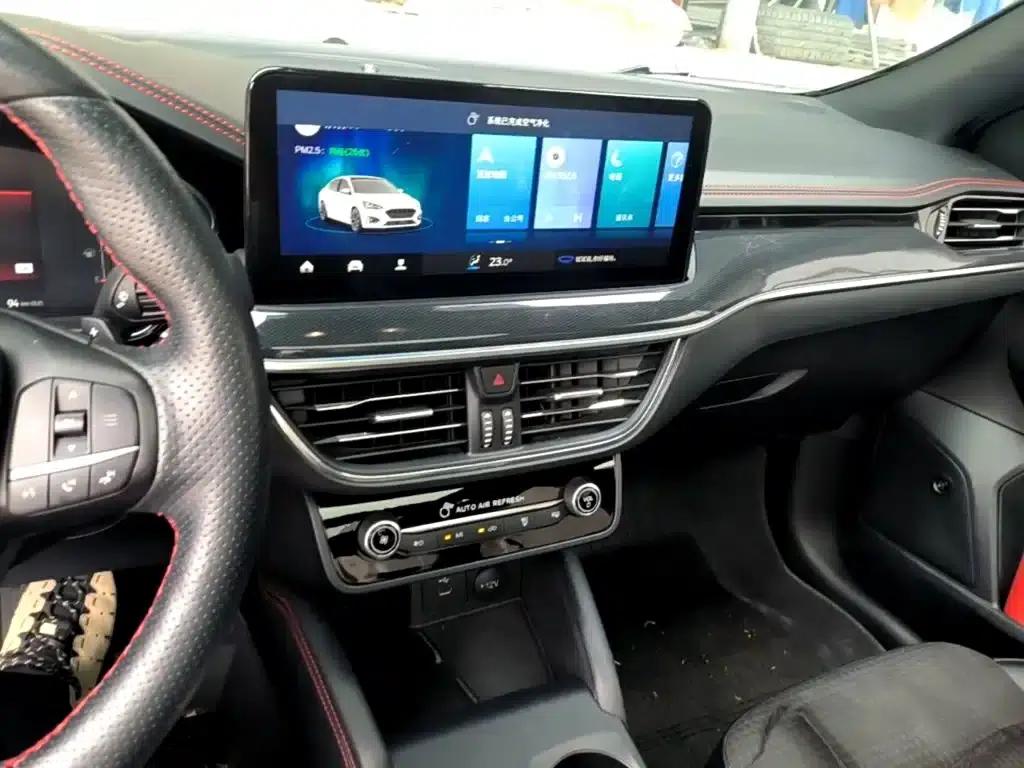 2021 Ford Focus Sedan EcoBoost 180 Automatic ST Line — миниатюра 13