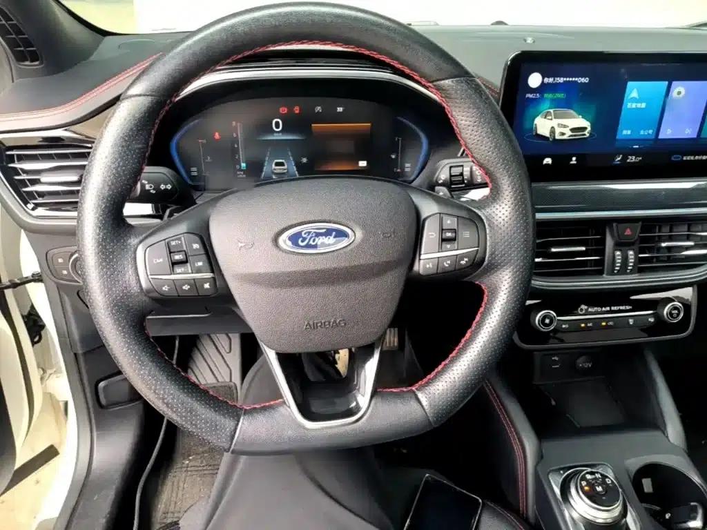 2021 Ford Focus Sedan EcoBoost 180 Automatic ST Line — миниатюра 10