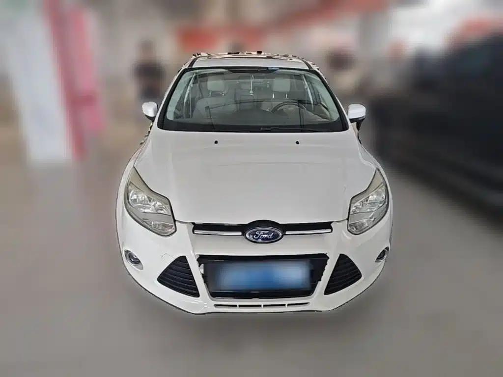 Ford Focus 2012 Sedan 1.6L Automatic Premium — миниатюра 5