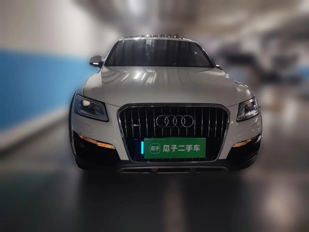 Audi Q5 2018 Collector's Edition 40 TFSI Technology Model — миниатюра 2