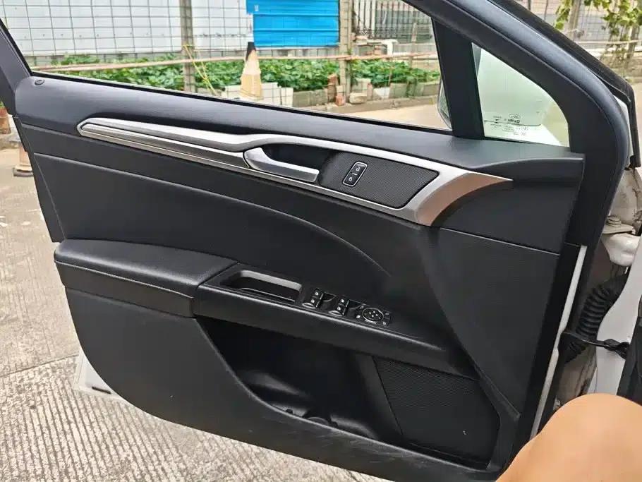 2017 Ford Mondeo EcoBoost 180 Luxury — миниатюра 7