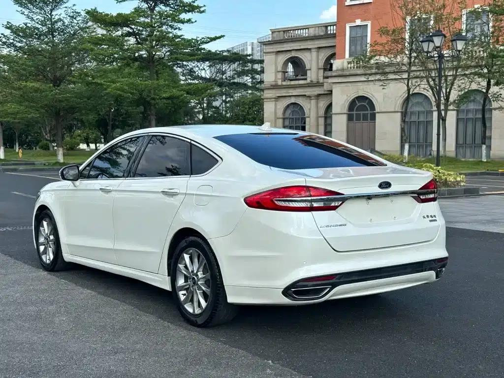 2017 Ford Mondeo EcoBoost 200 Fashion Edition — миниатюра 12
