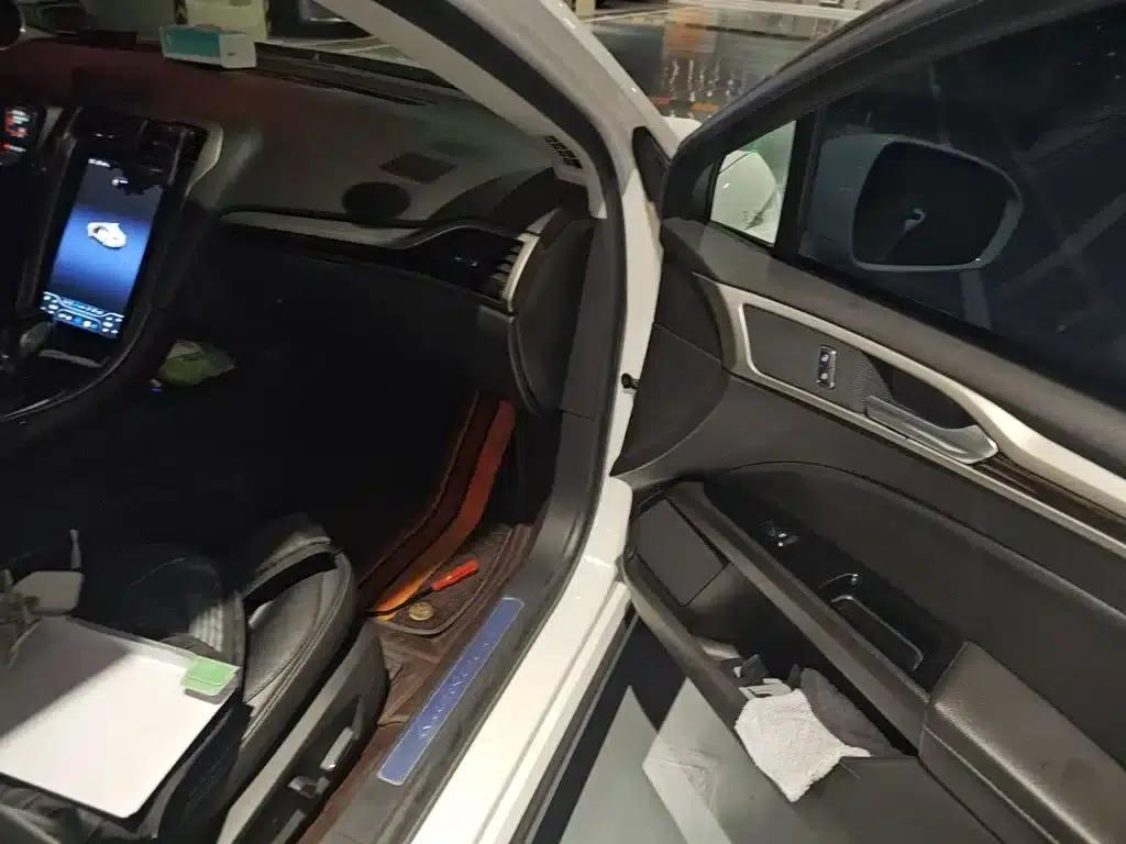 2013 Ford Mondeo 2.0L GTDi200 Fashion Edition — миниатюра 21
