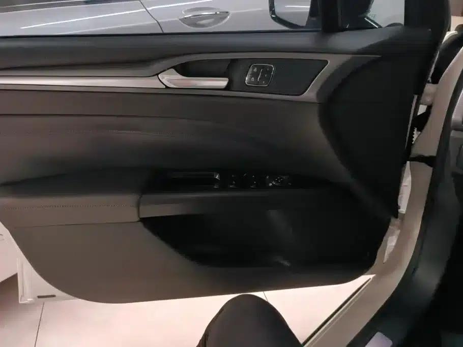 2013 Ford Mondeo 2.0L GTDi240 Luxury Sport — миниатюра 7
