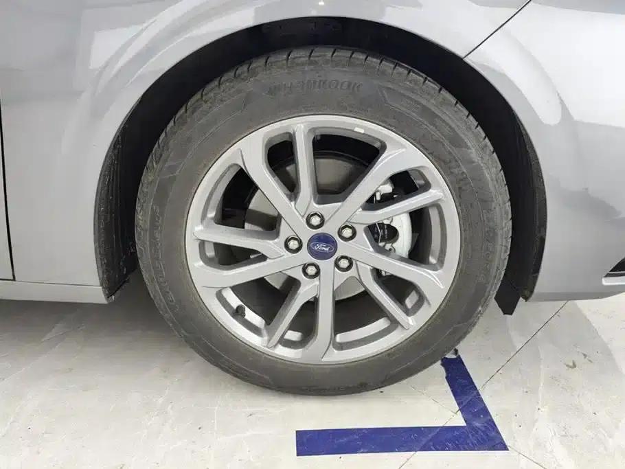 2023 Ford Mondeo EcoBoost 180 Luxury — миниатюра 6