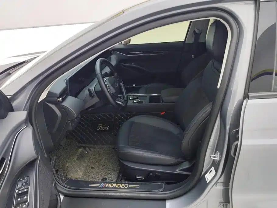 2023 Ford Mondeo EcoBoost 180 Luxury — миниатюра 9
