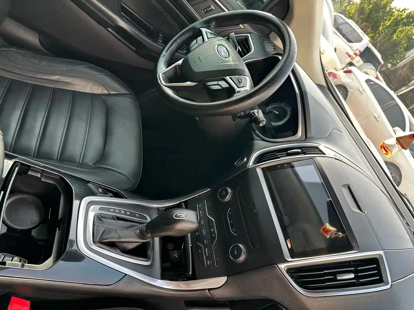 Edge 2015 2.0T GTDi 2WD Luxury Edition — миниатюра 16