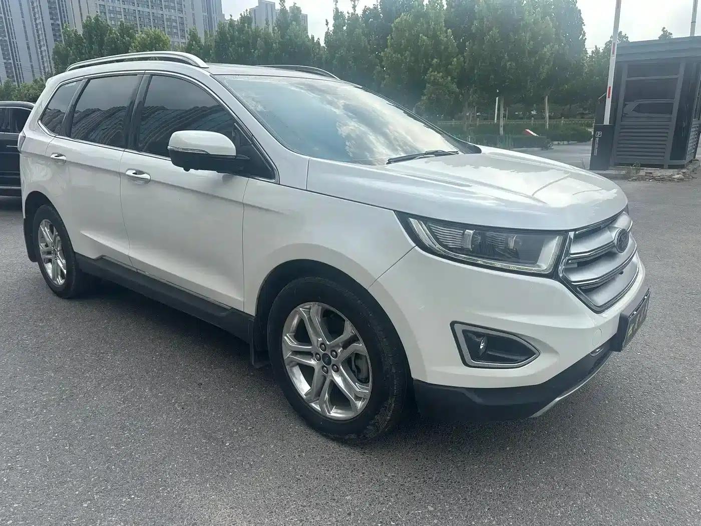 Edge 2015 2.0T GTDi 2WD Luxury Edition — миниатюра 3