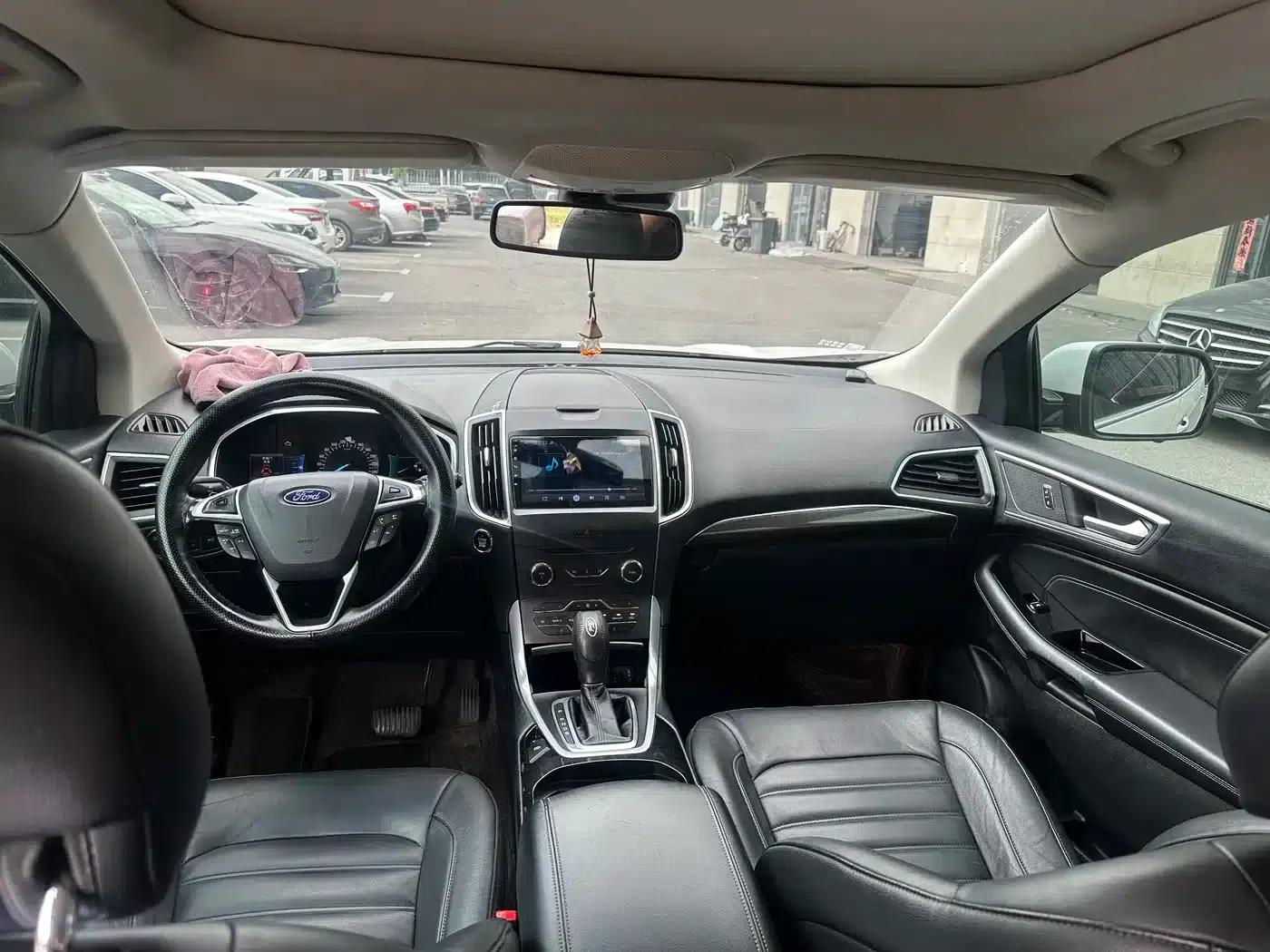 Edge 2015 2.0T GTDi 2WD Luxury Edition — миниатюра 7