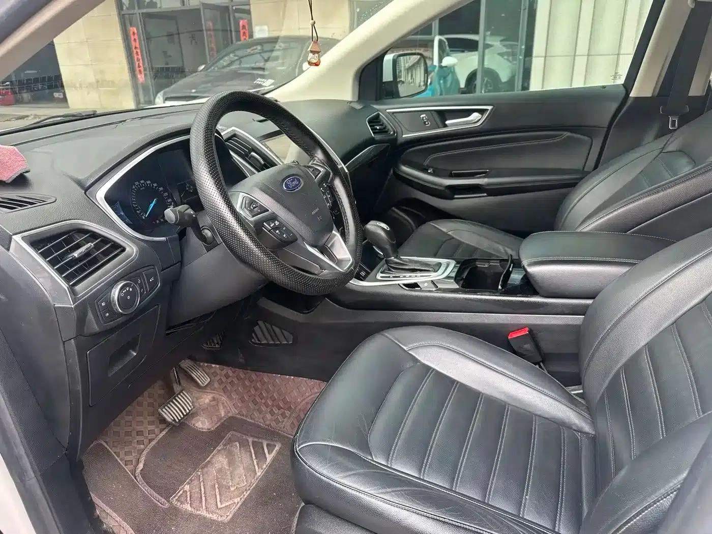 Edge 2015 2.0T GTDi 2WD Luxury Edition — миниатюра 9