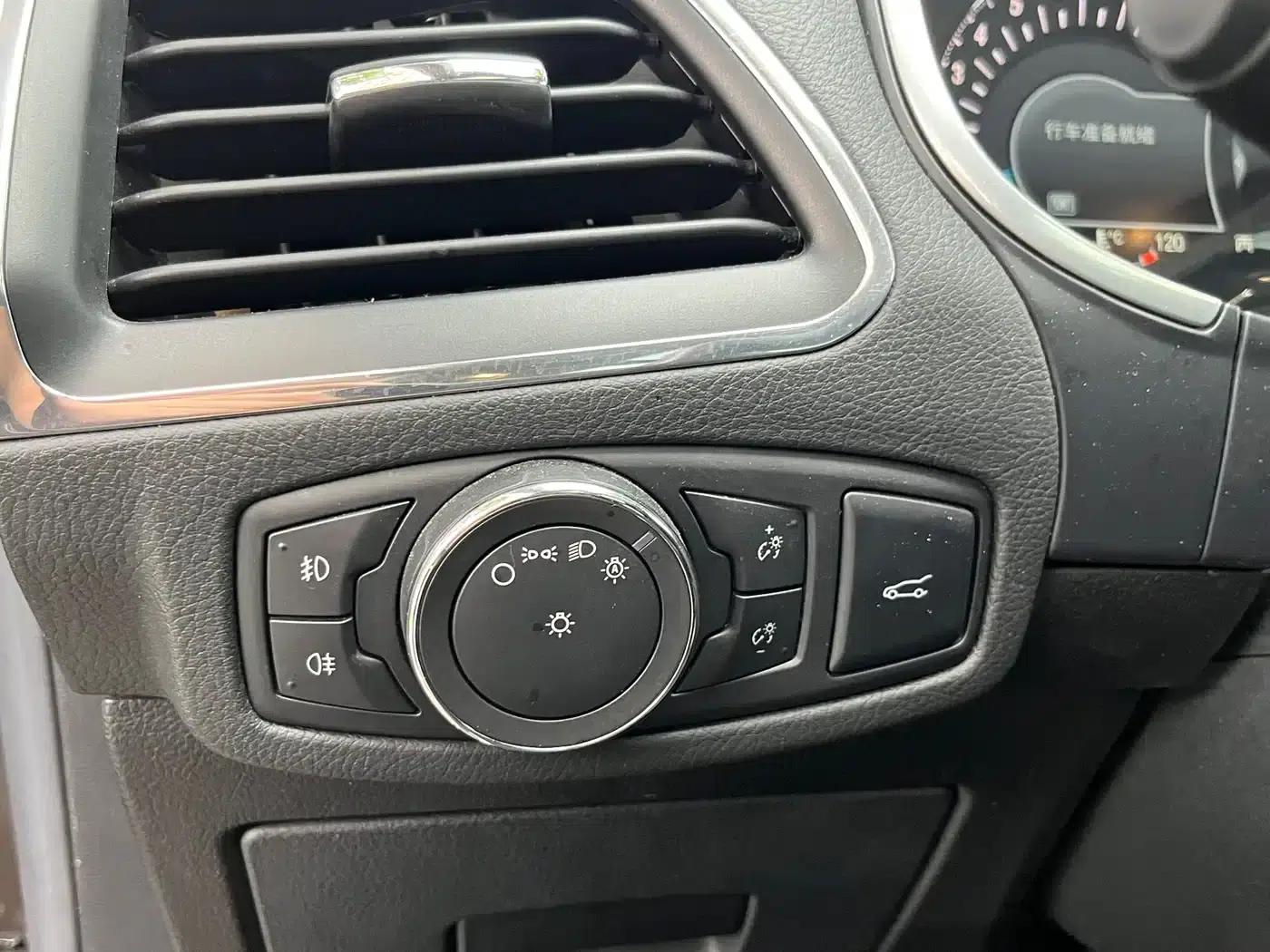 Edge 2016 EcoBoost 245 AWD Premium 7-Seater — миниатюра 18