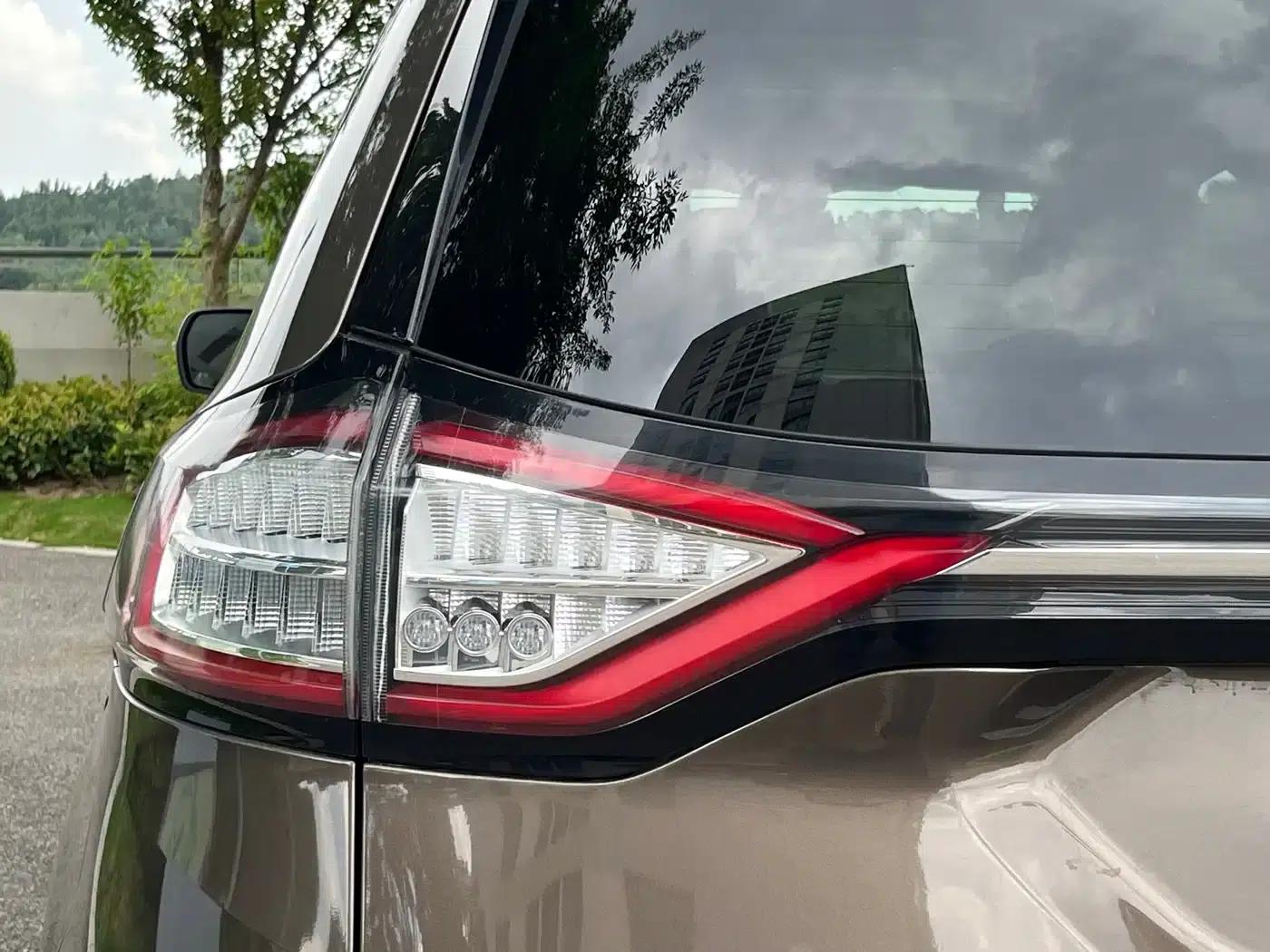Edge 2016 EcoBoost 245 AWD Premium 7-Seater — миниатюра 24