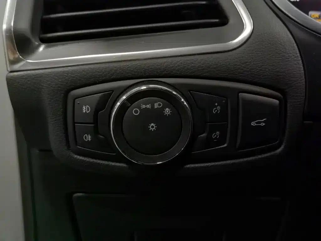 Edge 2015 2.7T GTDi AWD Sport 7-seater — миниатюра 21