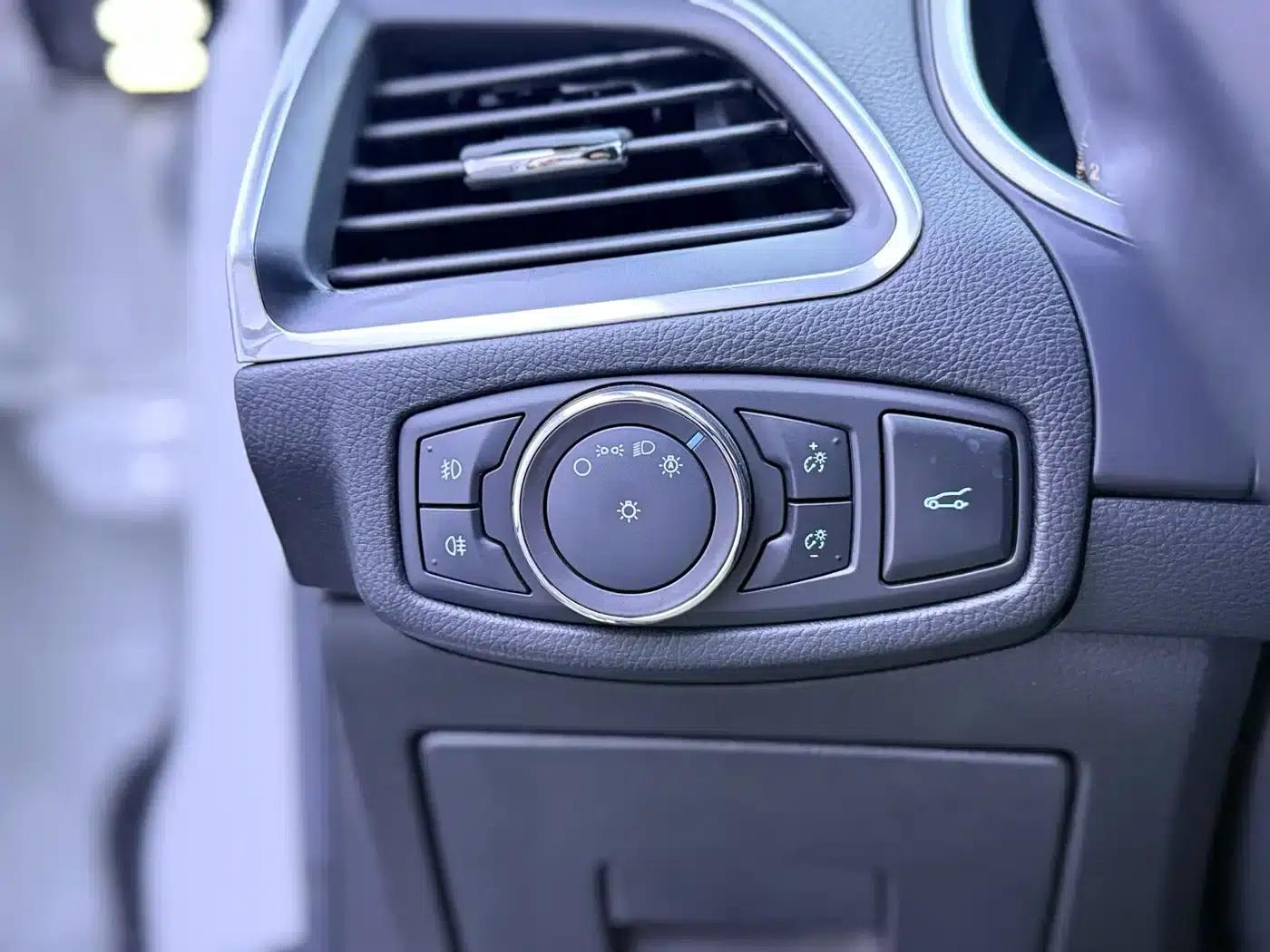 Edge 2018 EcoBoost 245 2WD Luxury 7-seater (National V Emission Standard) — миниатюра 12
