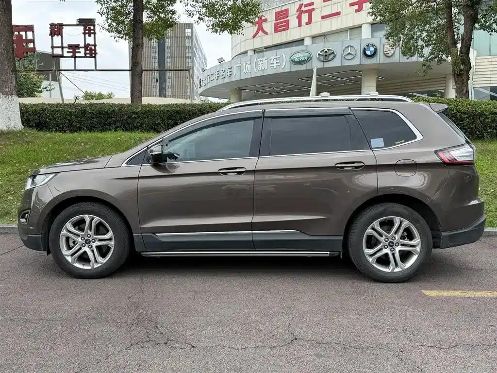 2016 Ford Edge EcoBoost 245 2WD Luxury 7-seater — миниатюра 3
