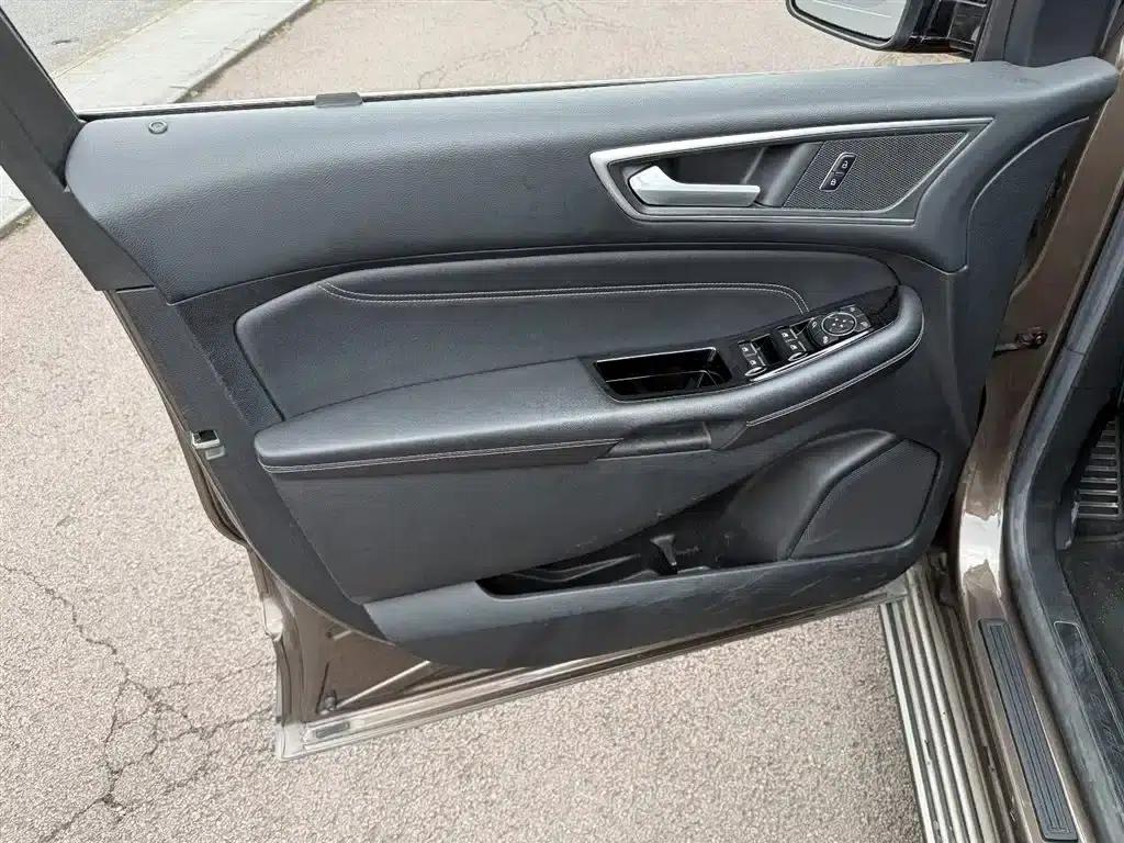 2016 Ford Edge EcoBoost 245 2WD Luxury 7-seater — миниатюра 6