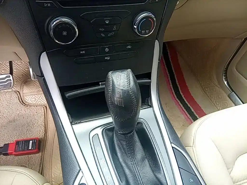 2016 Ford Edge EcoBoost 245 2WD Elite 5-seater — миниатюра 10
