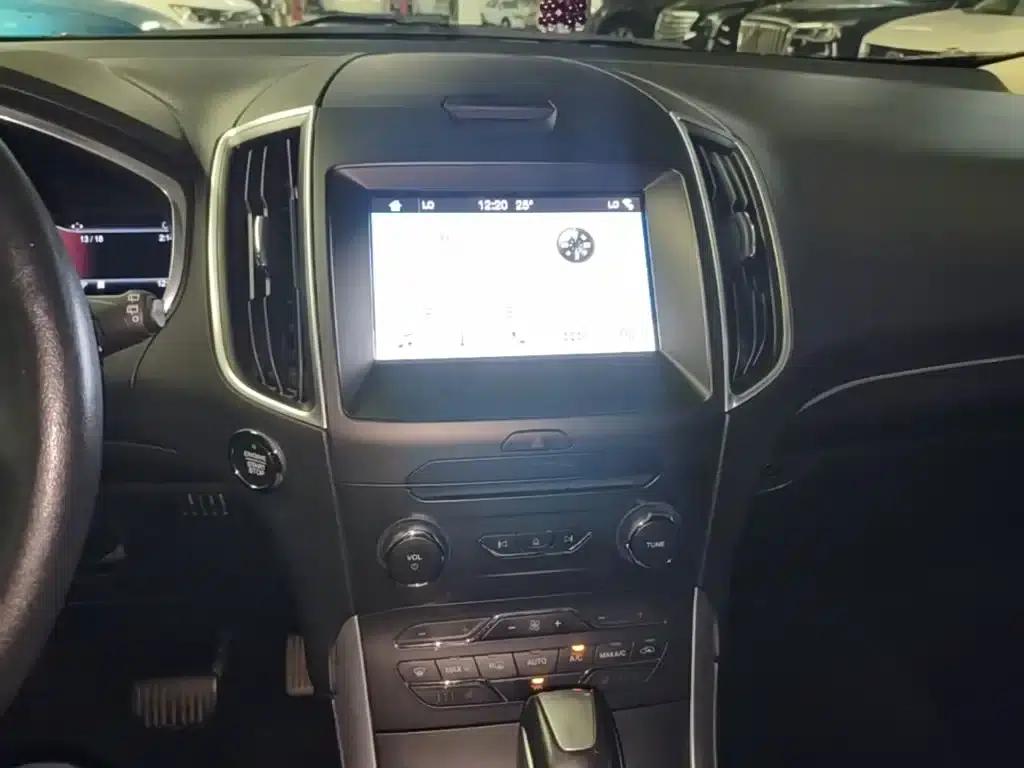 2016 Ford Edge EcoBoost 245 2WD Luxury 7-seater — миниатюра 13