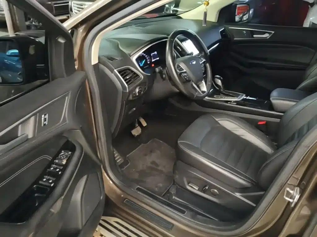 2016 Ford Edge EcoBoost 245 2WD Luxury 7-seater — миниатюра 16