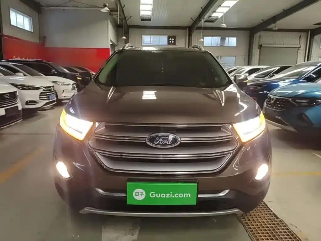 2016 Ford Edge EcoBoost 245 2WD Luxury 7-seater — миниатюра 3