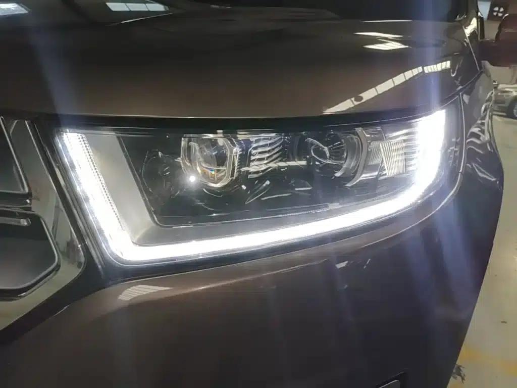 2016 Ford Edge EcoBoost 245 2WD Luxury 7-seater — миниатюра 24