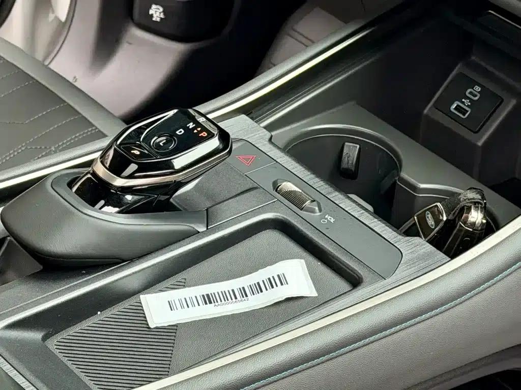 2023 Ford Edge L 2.0T EcoBoost E Hybrid 2WD 7-Seat Luxury — миниатюра 16