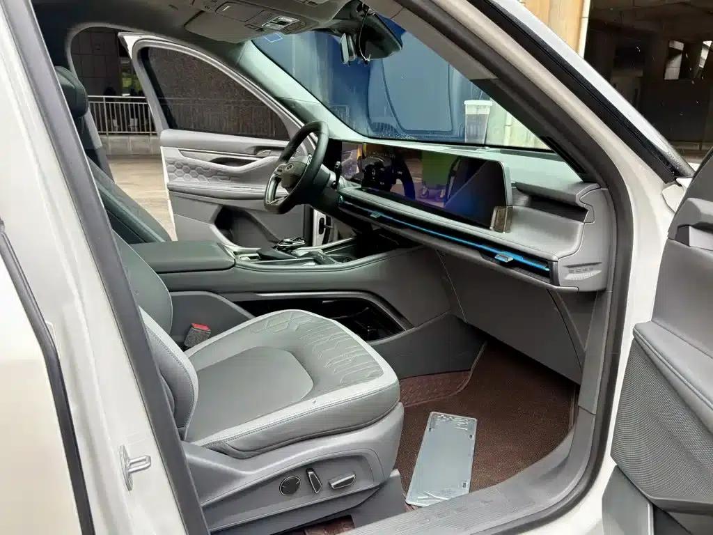 2023 Ford Edge L 2.0T EcoBoost E Hybrid 2WD 7-Seat Luxury — миниатюра 4