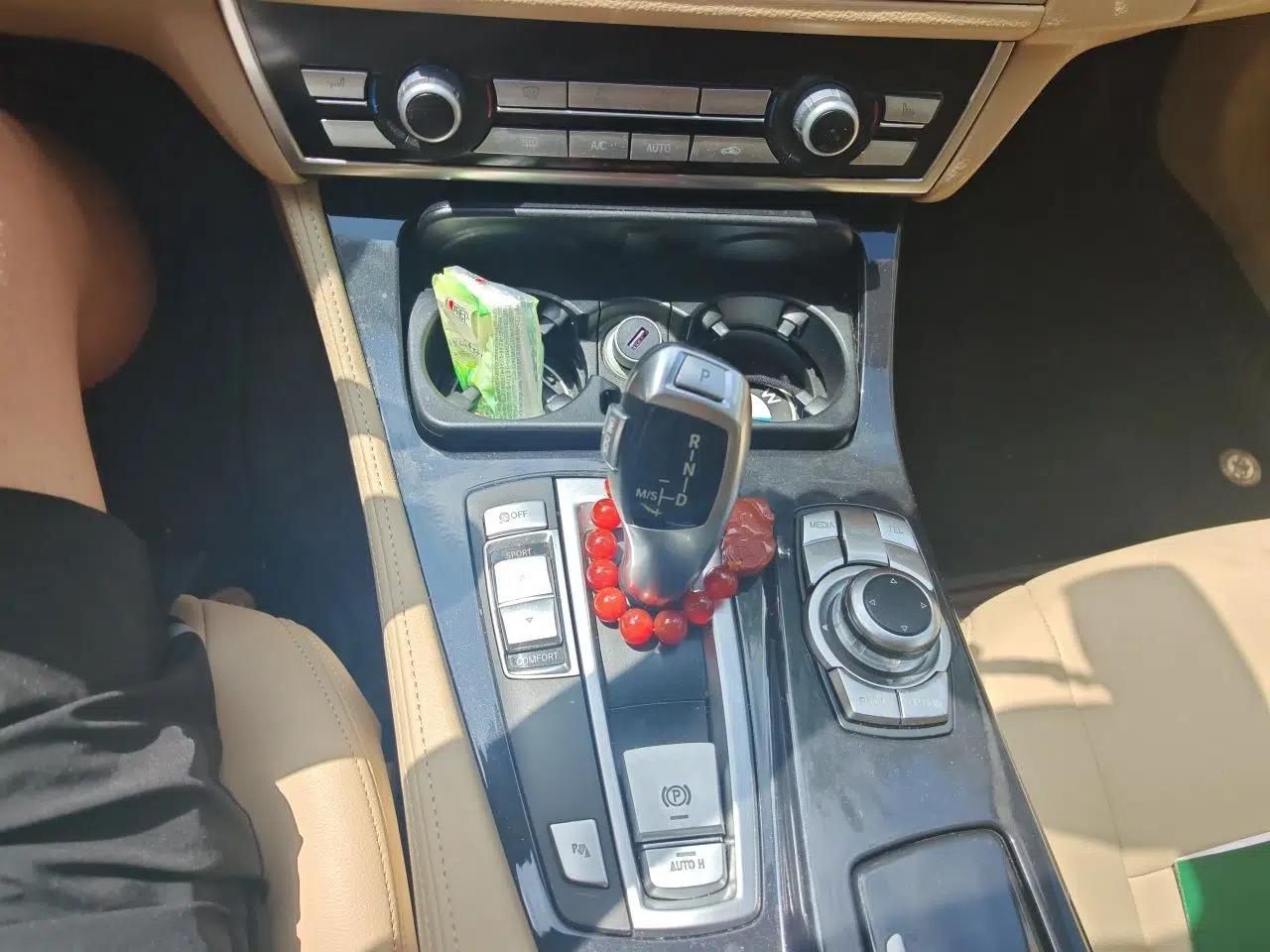 BMW 5 Series 2013 520Li Elegant Edition — миниатюра 14