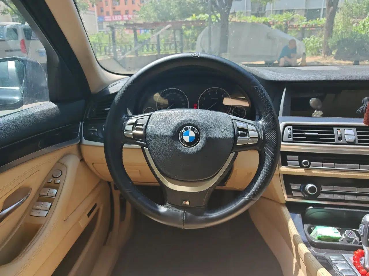 BMW 5 Series 2013 520Li Elegant Edition — миниатюра 10