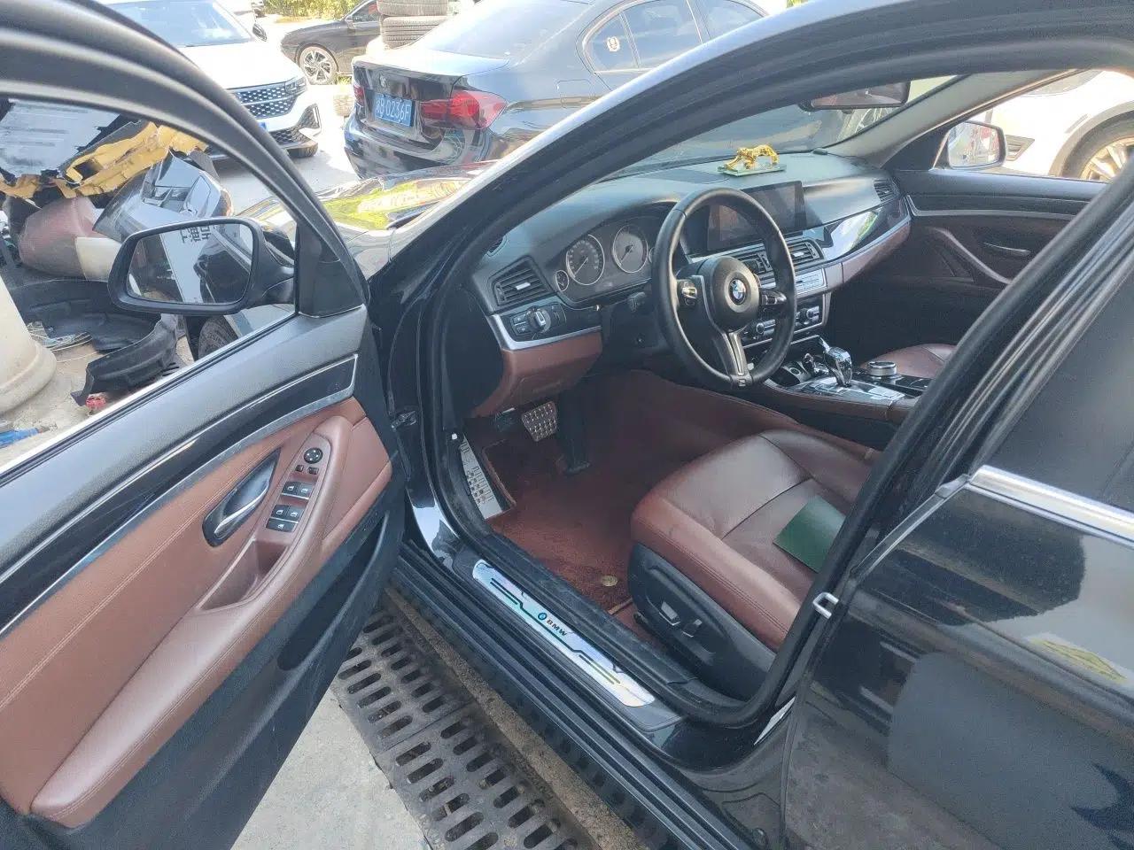 BMW 5 Series 2014 520i Elegant Edition — миниатюра 16