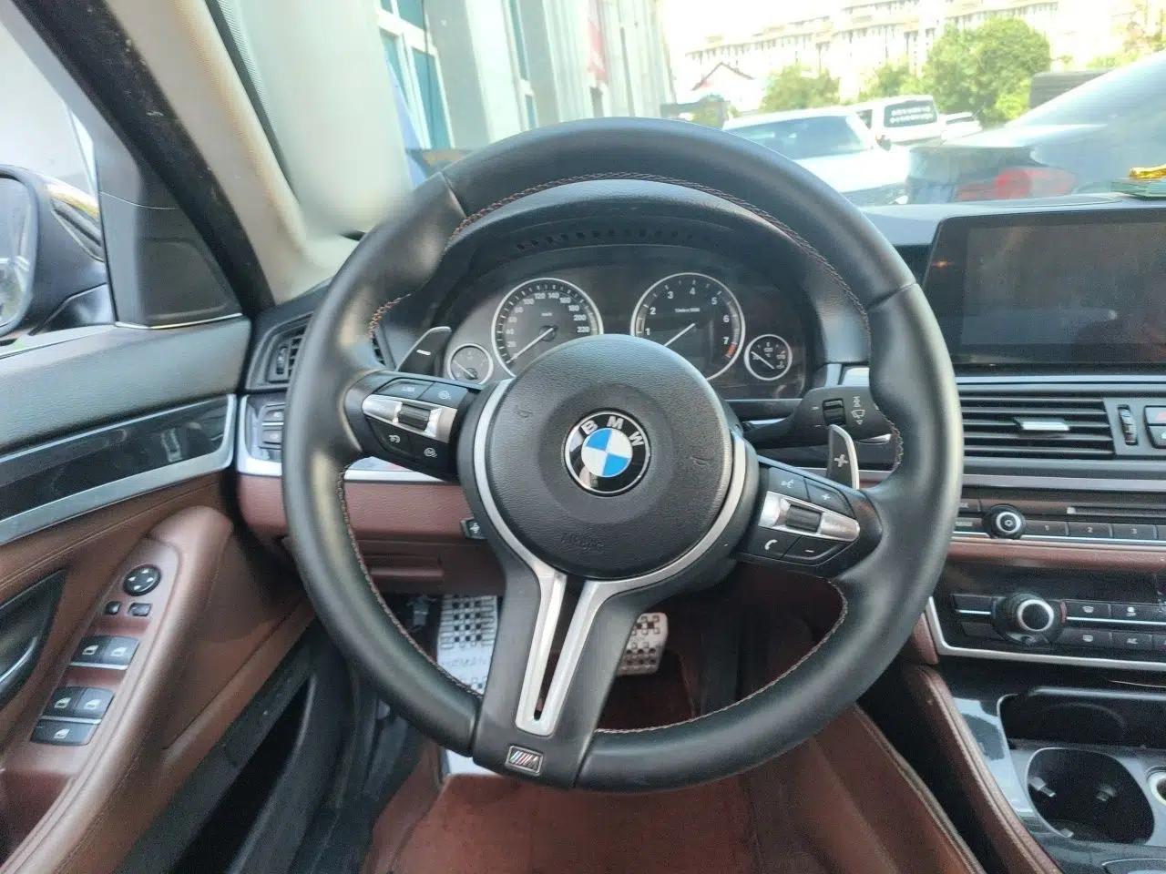 BMW 5 Series 2014 520i Elegant Edition — миниатюра 10