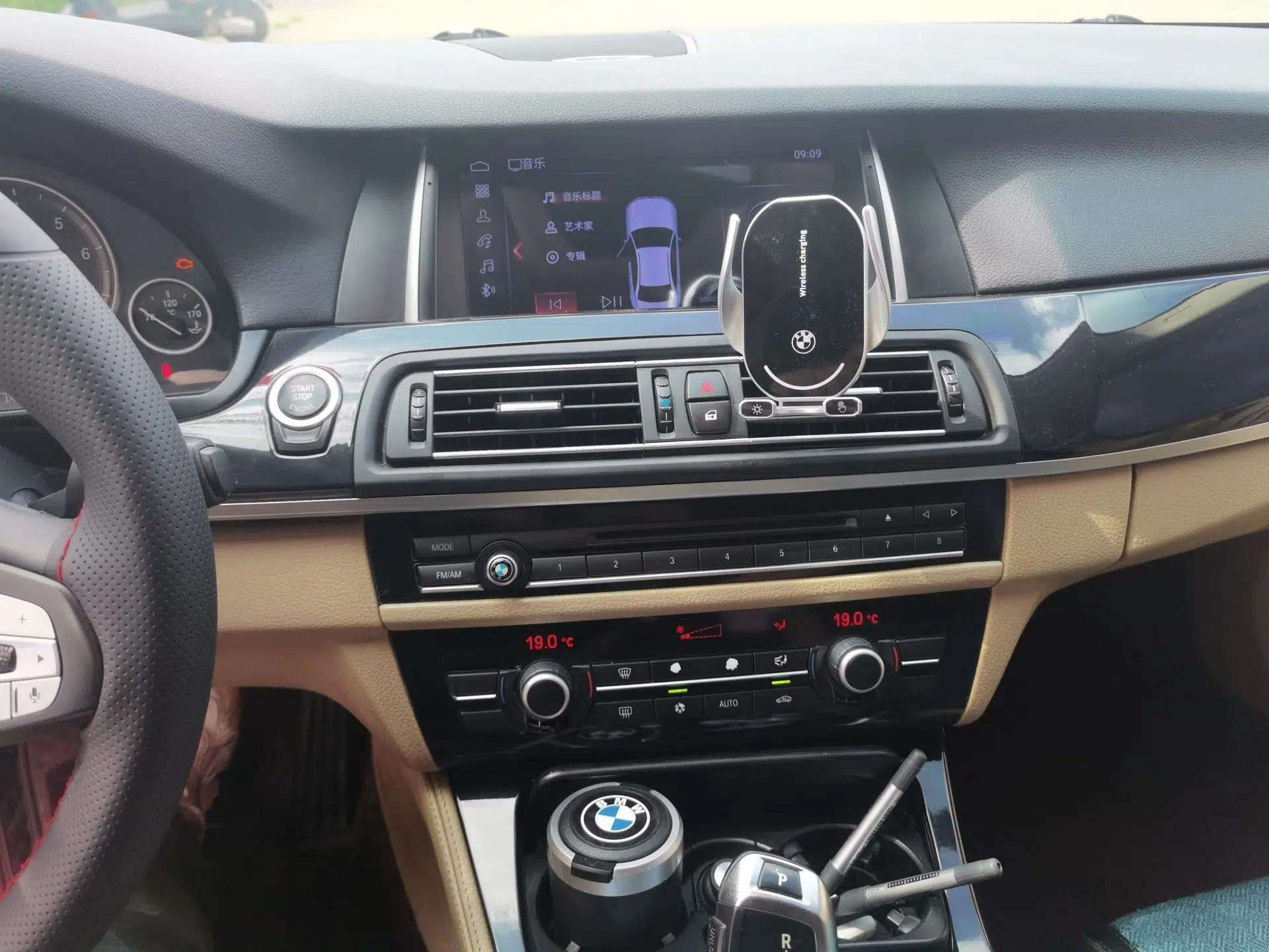 BMW 5 Series 2011 520Li Elegant Model — миниатюра 13