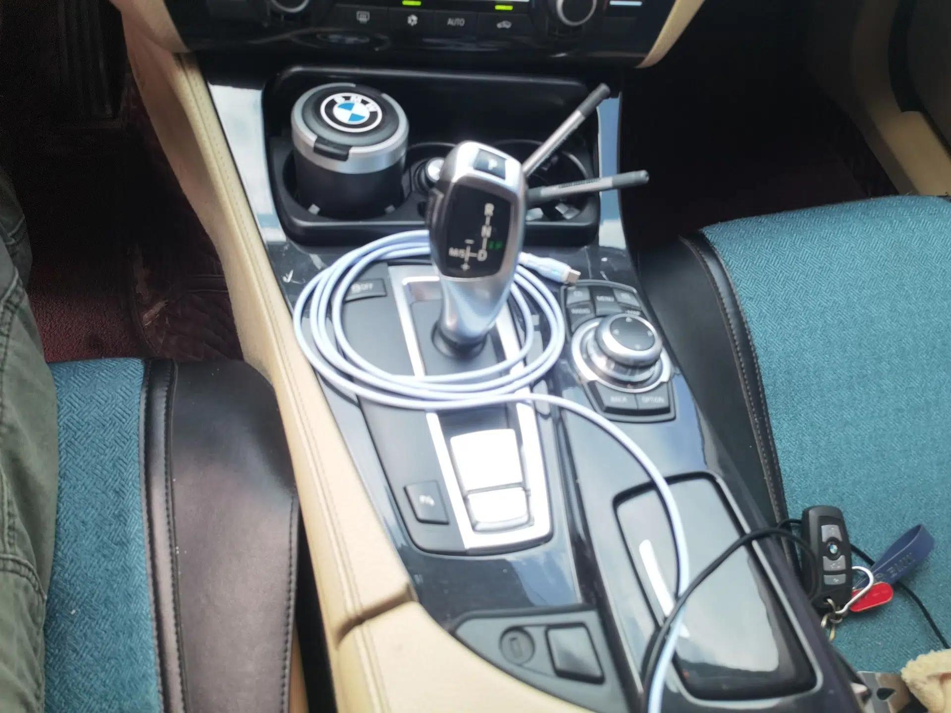 BMW 5 Series 2011 520Li Elegant Model — миниатюра 14