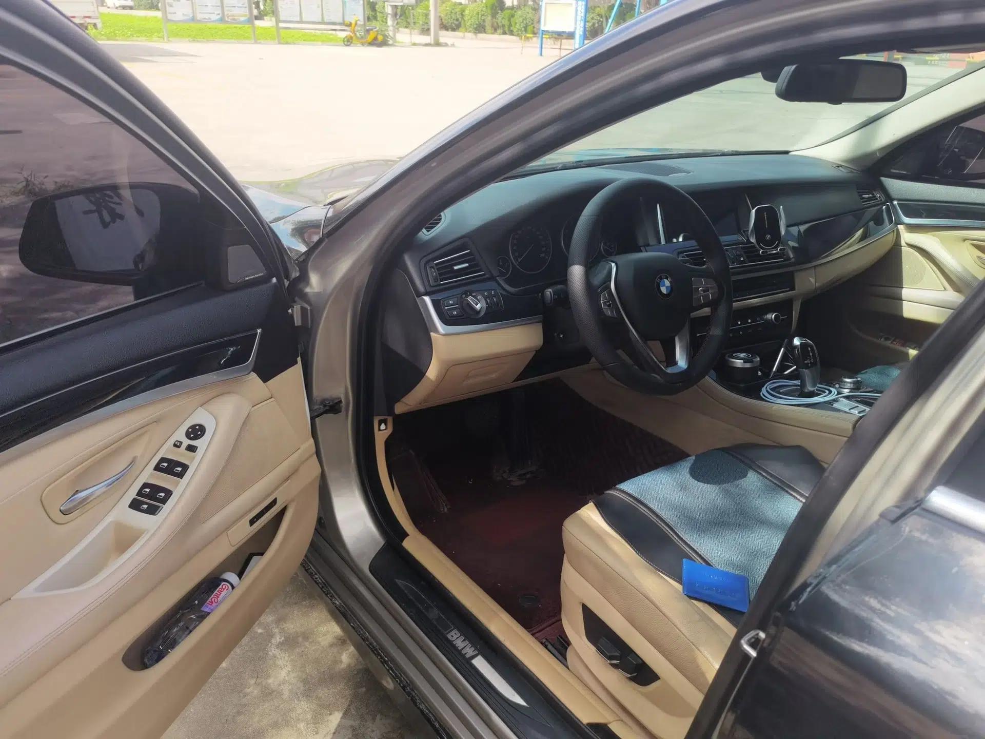 BMW 5 Series 2011 520Li Elegant Model — миниатюра 16
