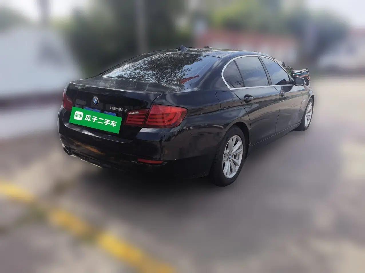 BMW 5 Series 2011 520Li Elegant Model — миниатюра 6