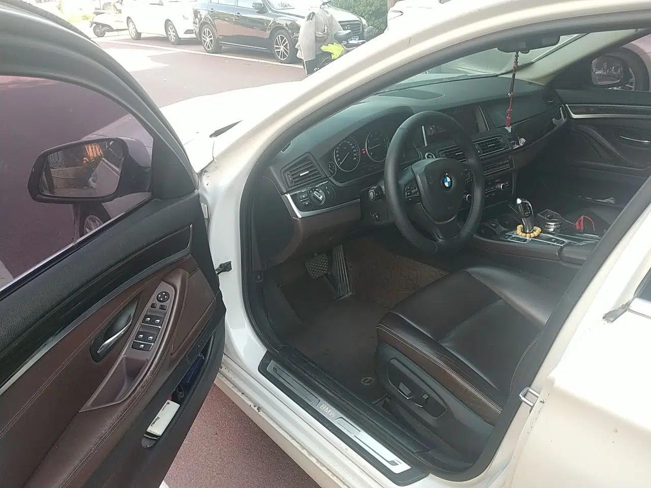 BMW 5 Series 2014 525Li Luxury Design Package — миниатюра 16