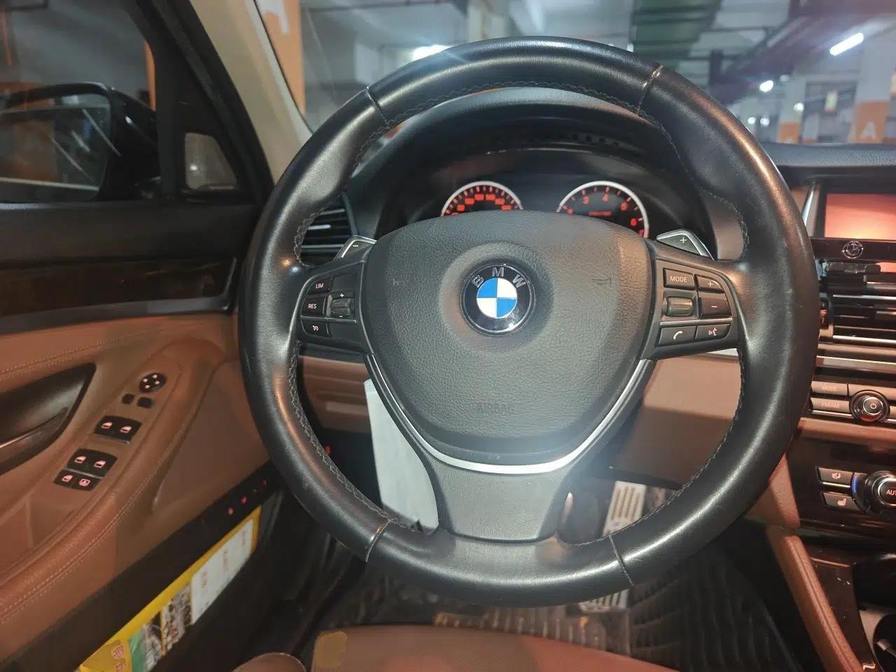 BMW 5 Series 2015 535Li Leading Model — миниатюра 10