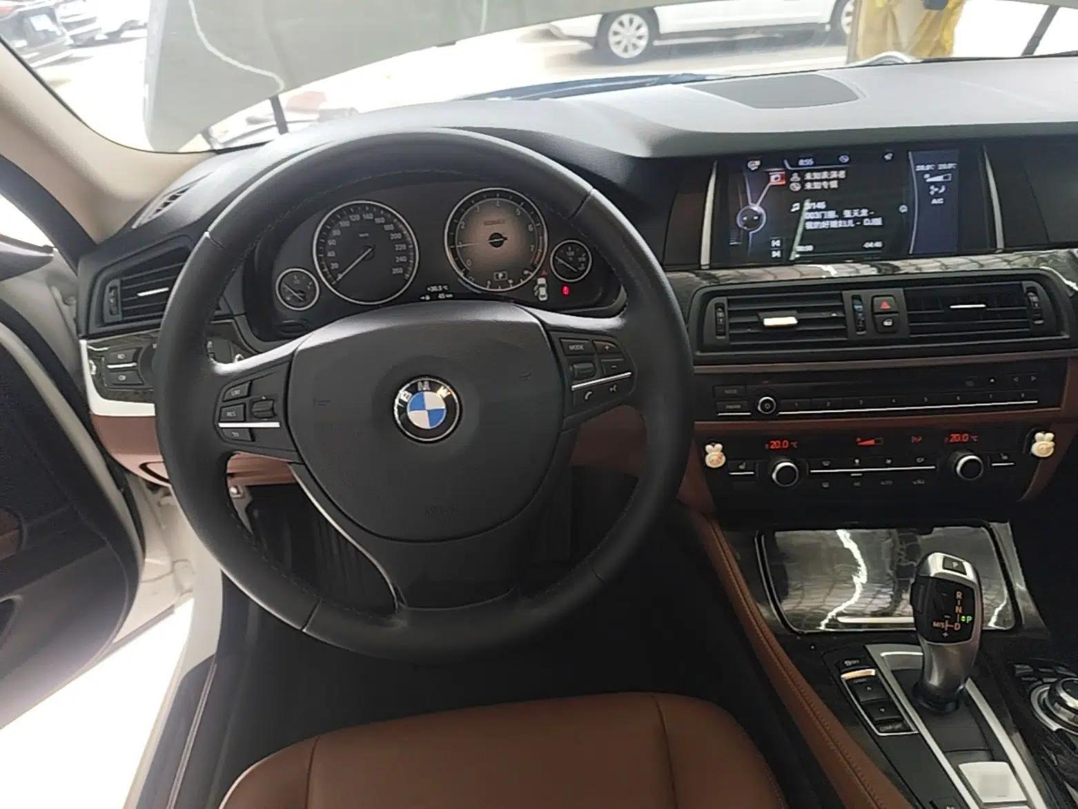 BMW 5 Series 2014 525Li Leading Model — миниатюра 13