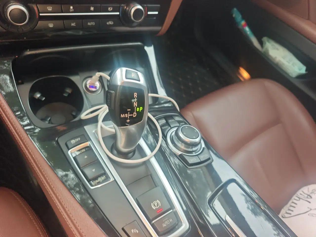 BMW 5 Series 2015 520i Elegant Edition — миниатюра 14