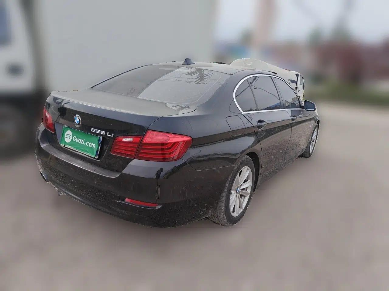 BMW 5 Series 2017 520Li Elegant Edition — миниатюра 6