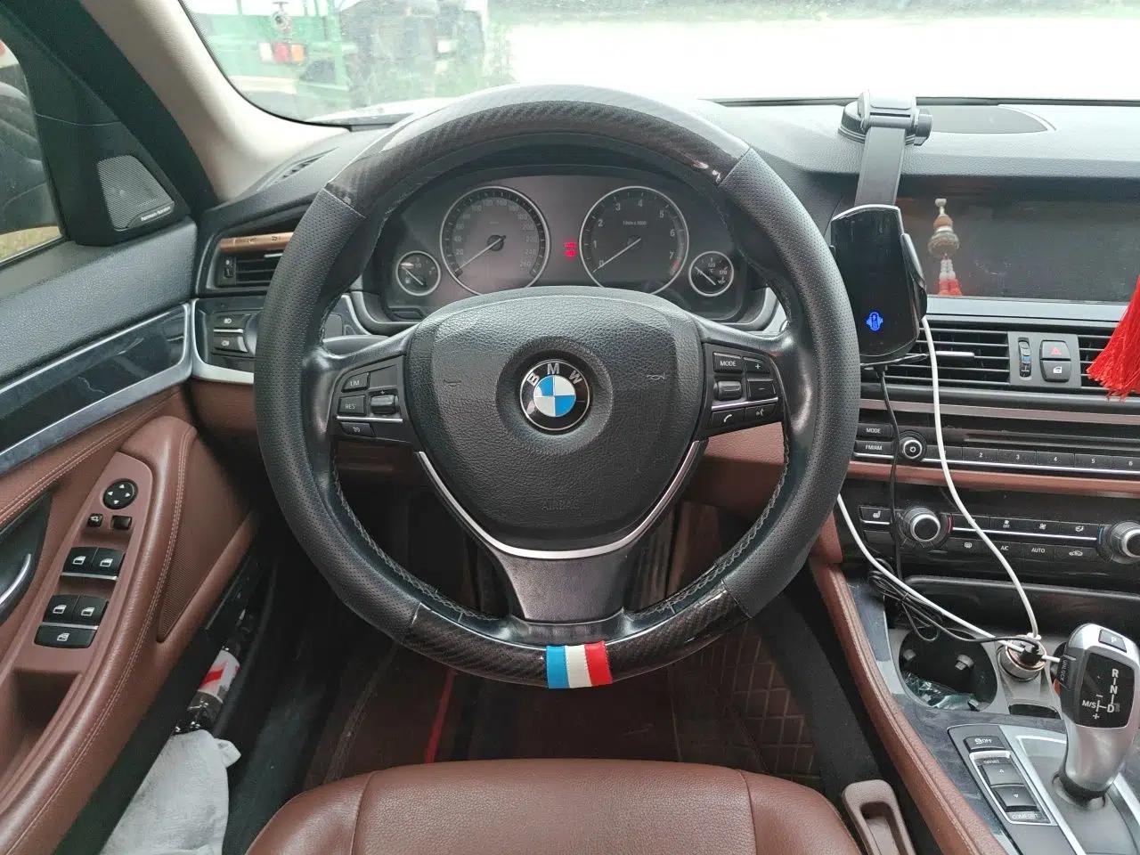 BMW 5 Series 2017 520Li Elegant Edition — миниатюра 10