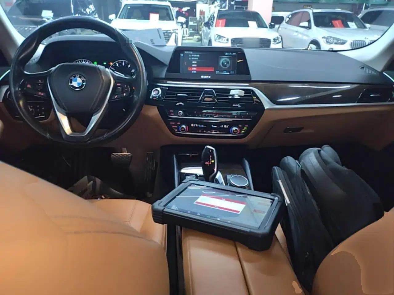 BMW 5 Series 2018 528Li Launch Special Edition — миниатюра 12