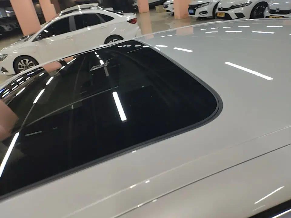BMW 5 Series 2018 528Li Launch Special Edition — миниатюра 7