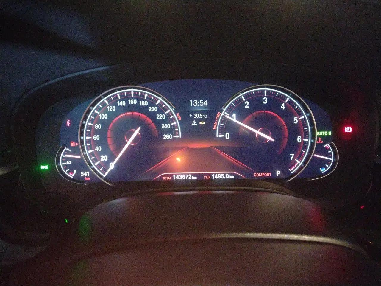 BMW 5 Series 2018 525Li M Sport Package — миниатюра 11